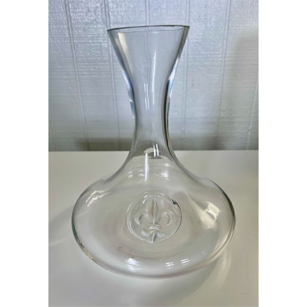 Unique Shannon Glass Wine Decanter with Embossed Fleur de Lis Ensignia